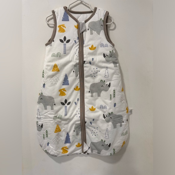 CHILDLIKE BEHAVIOR AGE 0+ White with gray zipper. - Picture 8 of 11